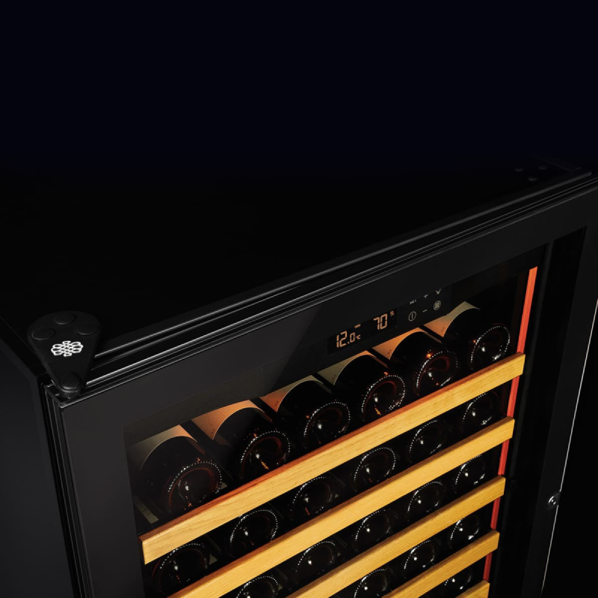 Cave à vins noire encastrable 1 porte vitrée 106l - Cool head italie - Caves  à Vins - référence CW 40 - CH - Stock-Direct CHR